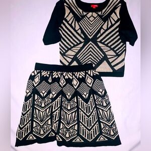 2 piece Black & Cream skirt set